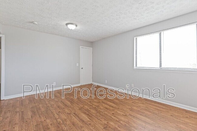 Photo - 800 Anderson Ln Unit Apt A8