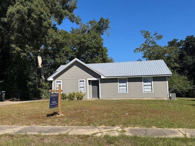Building Photo - Pensacola - Carlisle - 3 Bedroom, 2 Bathroom