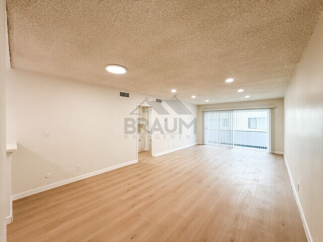 Photo - 6039 Whitsett Ave Unidad 202
