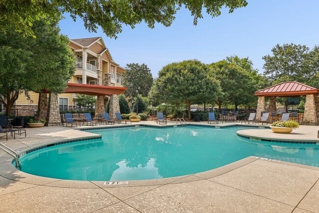 Building Photo - The Grove at Waterford Crossing