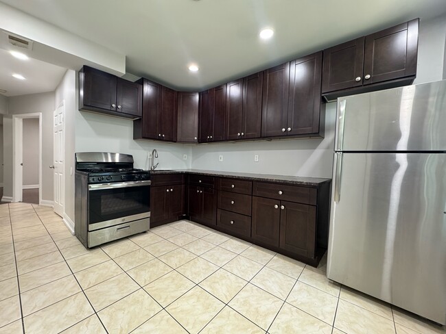 Photo - 181 Wegman Pky Apartments Unit 1