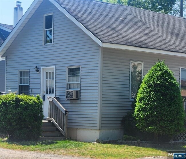 Photo - 1 Cedar Ln