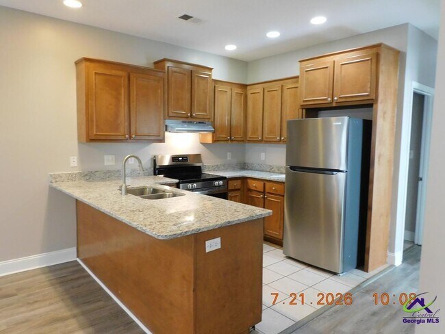 506 Club Villa Court