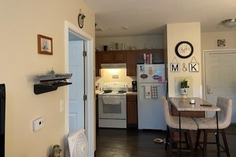 Photo - Jill Joseph Tower Seniors 55+