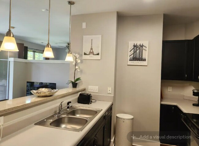 Photo - 1101 W 1st St