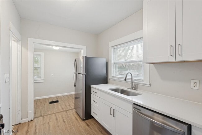 Photo - 2302 Saratoga Ave