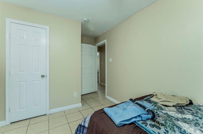 4753 Mallow St Unit c
