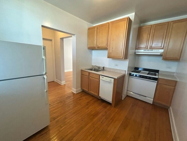 Building Photo - 4409 N Kenneth Ave Unit 3A Rental