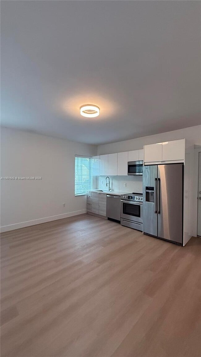 Photo - 729 Meridian Ave Unidad 3