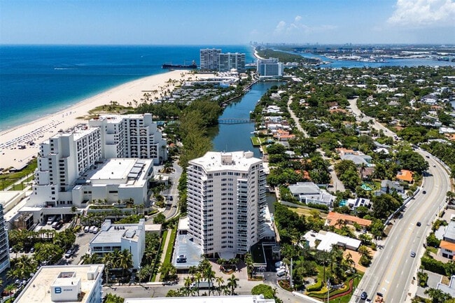 Photo - 3000 Holiday Dr Unidad 603