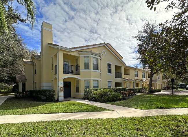 Photo - 110 SW Peacock Blvd