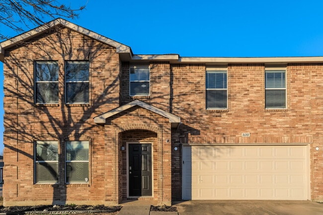 Building Photo - 16101 Hollyhill Ct