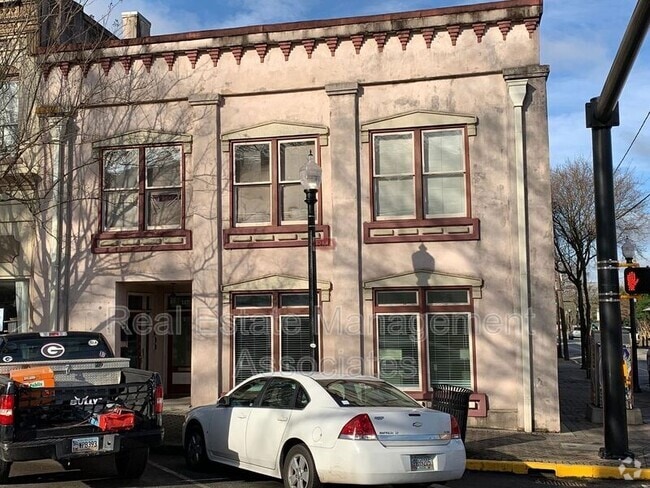 Building Photo - 137 N Hill St Rental