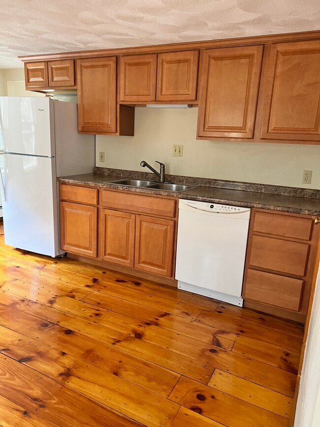 Photo - 175 Gleasondale Rd Unit 1