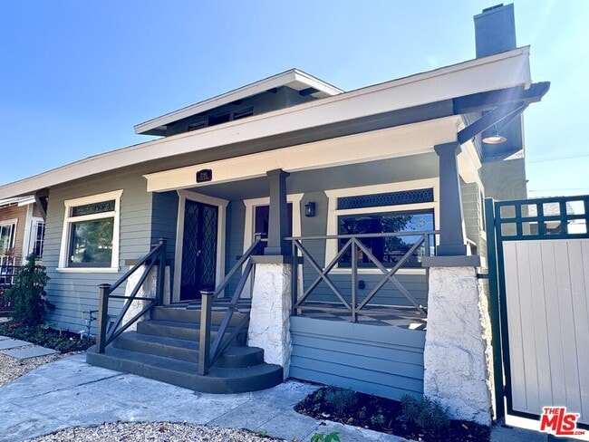 Photo - 2180 W 31st St