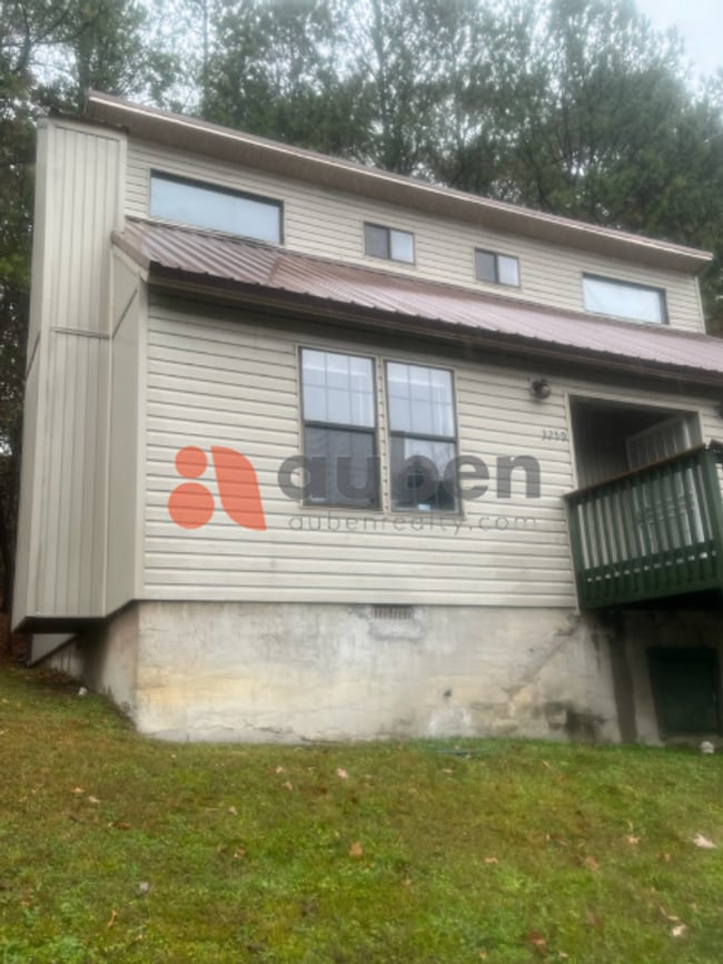 Building Photo - Charming 1BR Home with Loft & Vaulted Ceilings – Fresh Updates & Off-Street Parking!