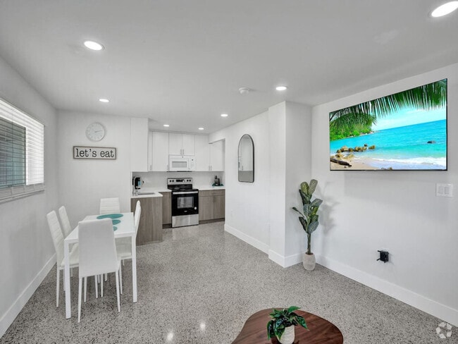 Building Photo - 906 N Riverside Dr Unit ID1228940P Rental