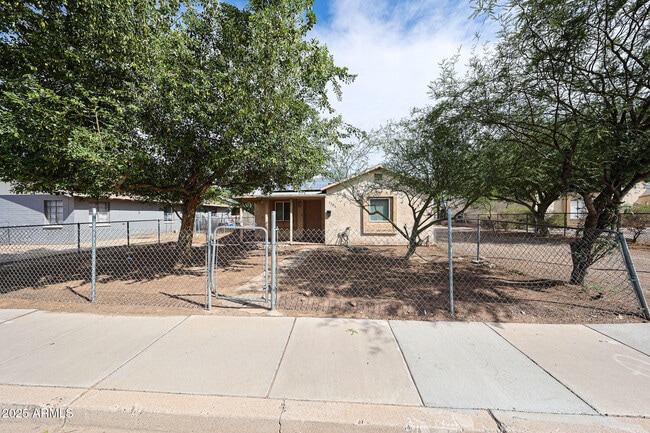 Photo - 2506 E Roosevelt St