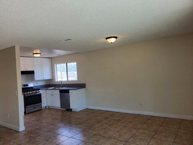 1116 Oxford Dr Unit D