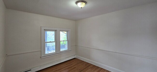 Photo - 479 Broad St Unit 3