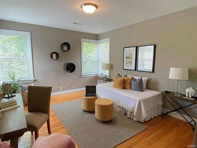 Room2 - 7333 Amherst Ave Unit 1 West