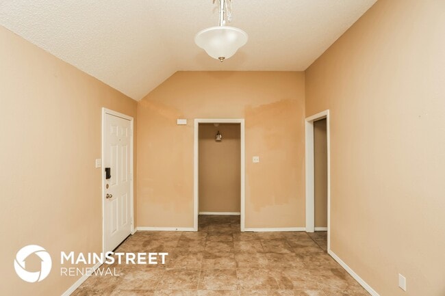 Photo - 1717 Worthington Ln