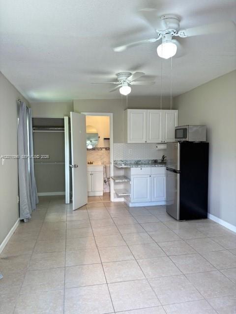 Building Photo - 3245 SW 82nd Ave Unit A