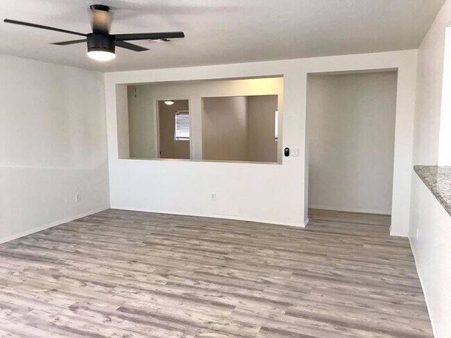 Photo - Spacious 3-bedroom plus den in North Phoenix