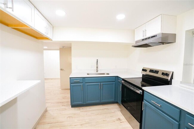 535 14th Ave S Unit 4