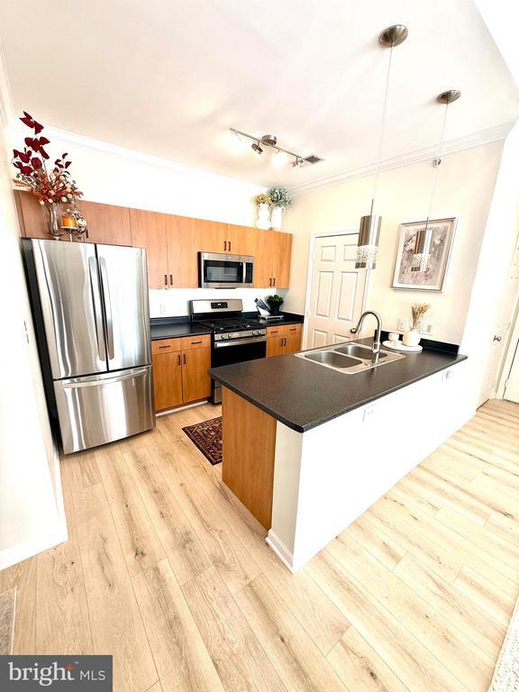 Building Photo - 19623 Galway Bay Circle Unit 401