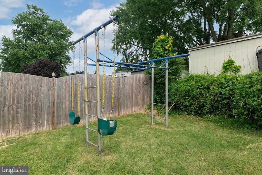 Photo - 116 Eaton Pl