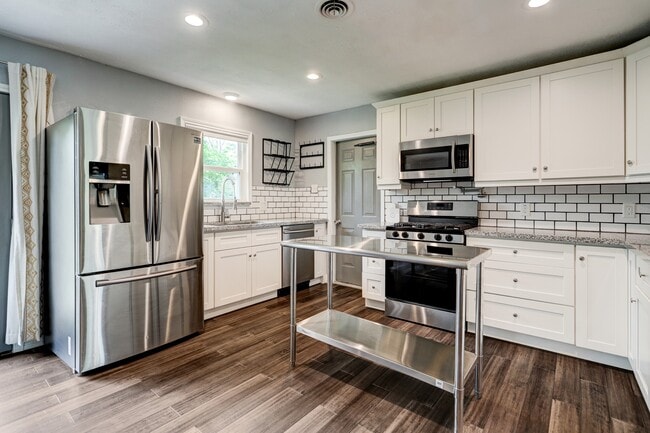 Photo - 7011 Neff St