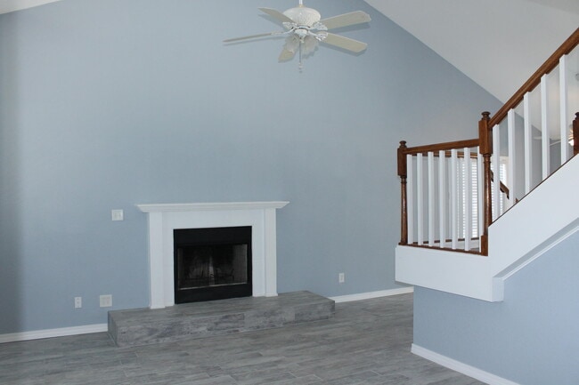 Photo - 1077 Woodlore Cir