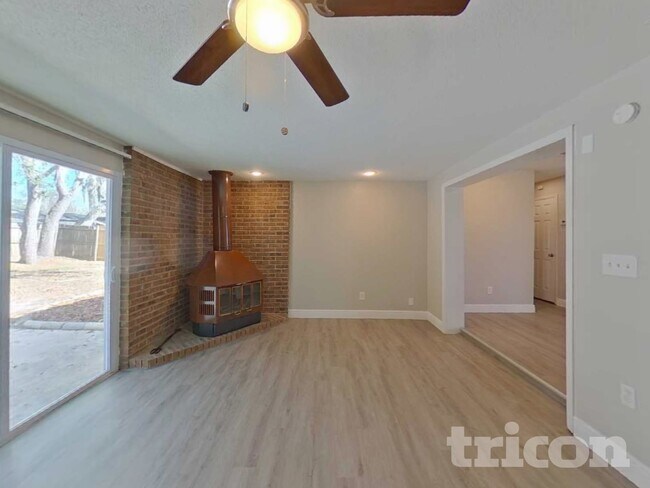 Photo - 2541 Brampton Ct