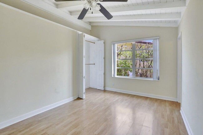 Photo - 1733 SW 5th Ct