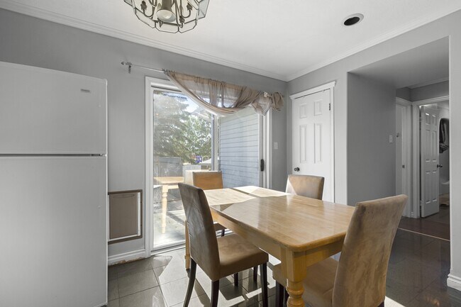 Photo - 9609-65ave 65 Ave