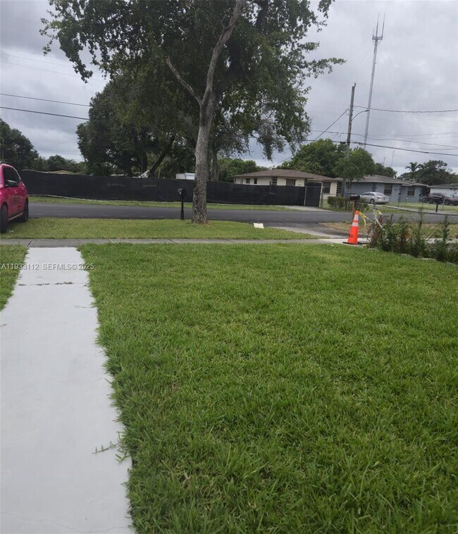 Photo - 4425 SW 21st St