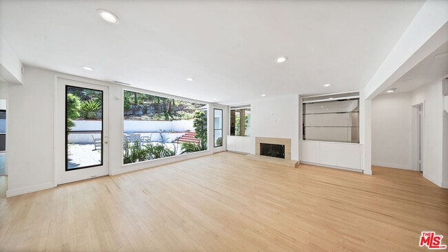 Photo - 539 Levering Ave