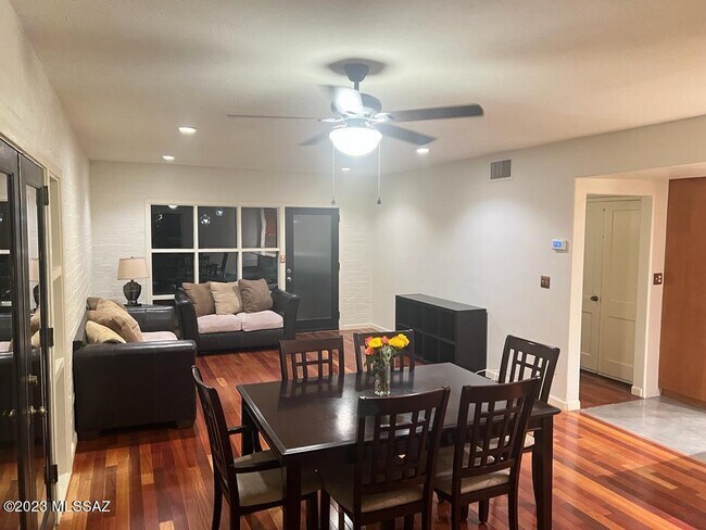 Photo - 2420 East 5th Street