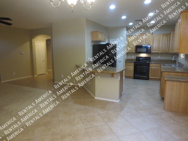 Photo - 103 W Hawk Way