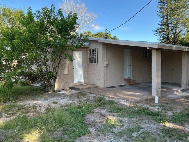 Photo - 2605 Ave F