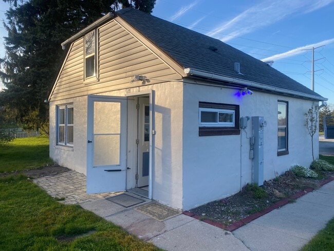Building Photo - 724 S Spring St Rental