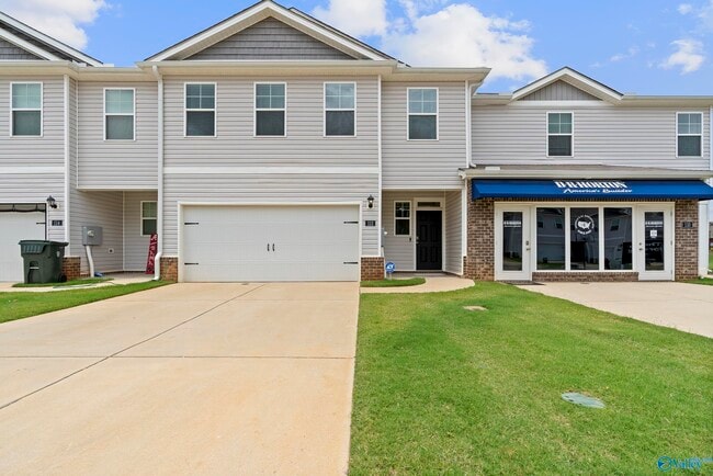 Photo - 112 Maple Spg Trl Townhome