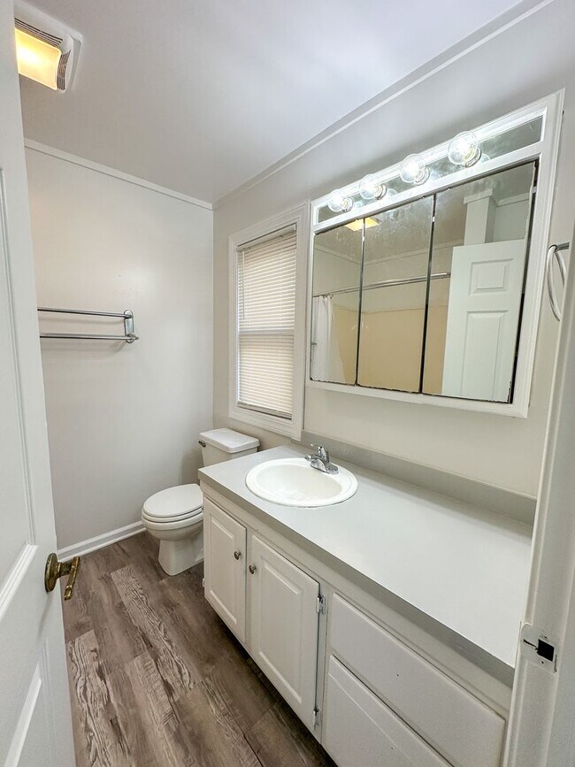 Photo - 520 Harlan Ave NE Unidad Apt 1