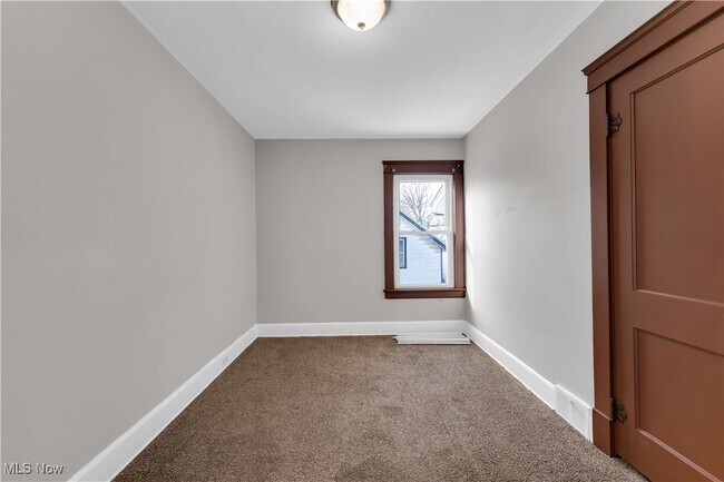 Building Photo - 788 E 156th St Unit front