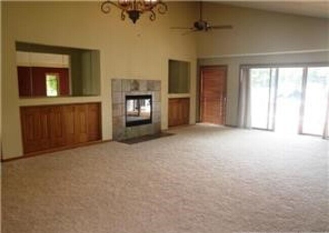 Photo - Gorgeous 3 Bedroom for Rent on Lake Minnet...