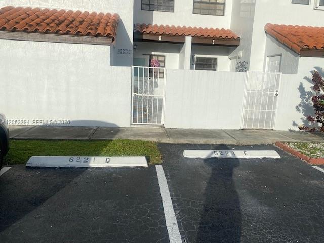 Building Photo - 6221 SW 138th Ct