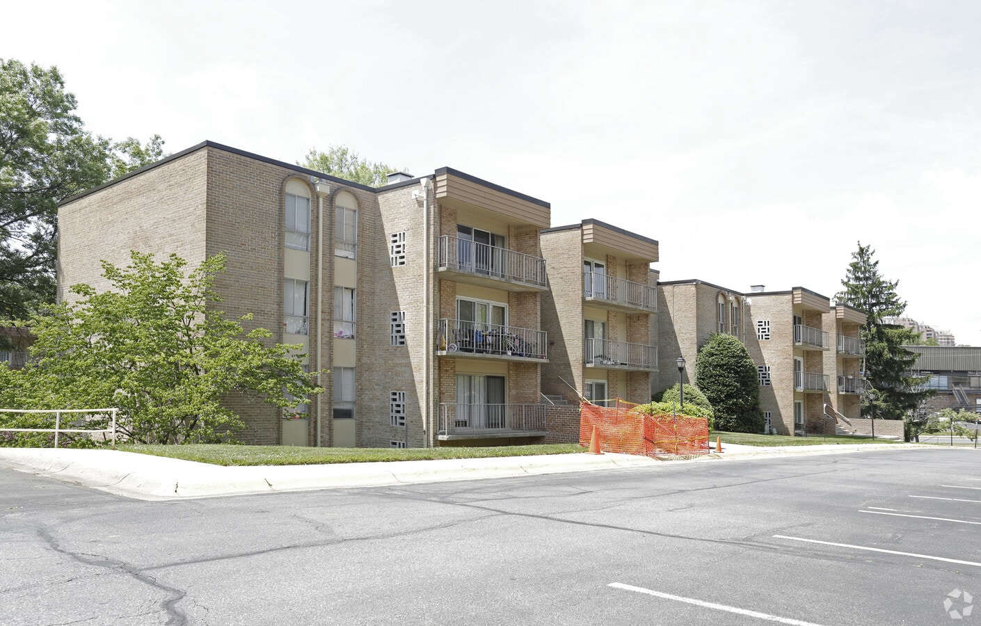 Photo - Walnut Grove Condominium