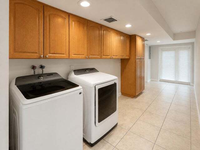 1223 W 27th St