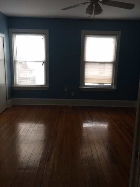 Building Photo - 242 12th Pl NE Unit #4